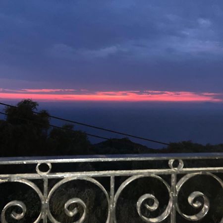 Dielino Amazing Sunset View Pentátion 외부 사진